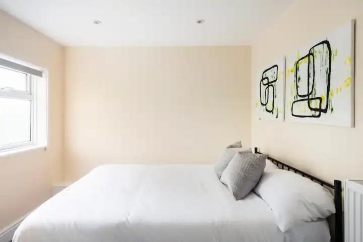 Nice 2 Bedroom House In Stowmarket Extérieur photo