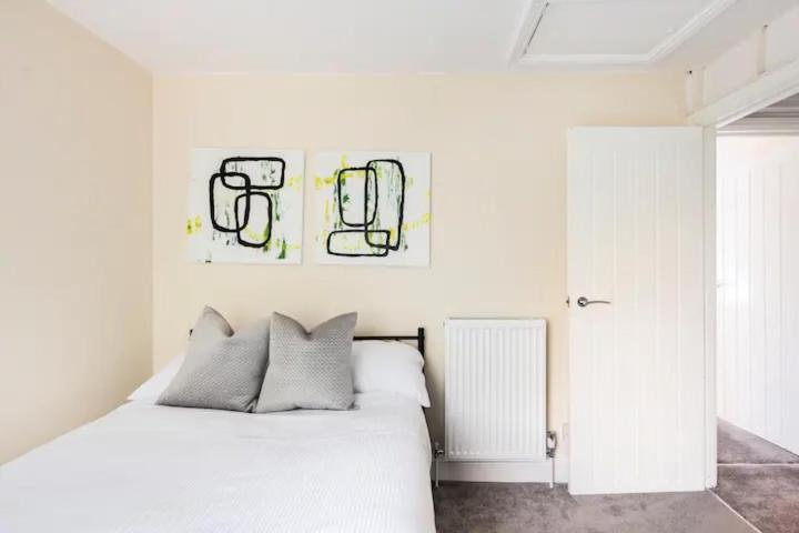 Nice 2 Bedroom House In Stowmarket Extérieur photo