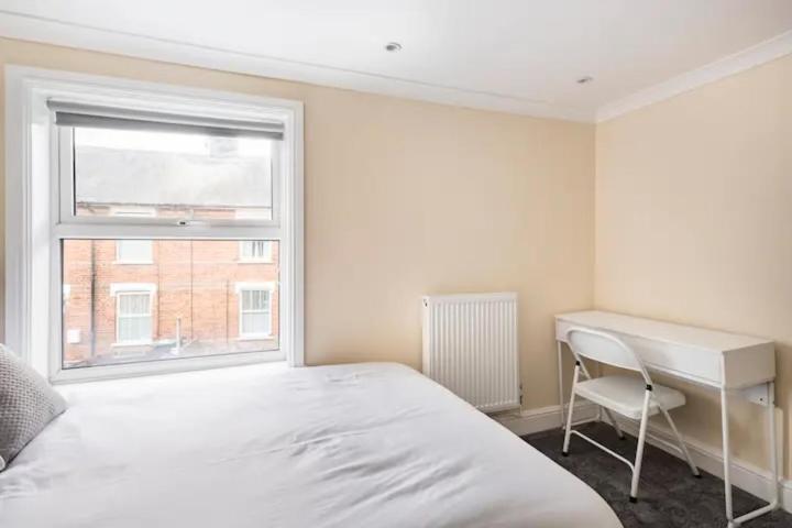 Nice 2 Bedroom House In Stowmarket Extérieur photo